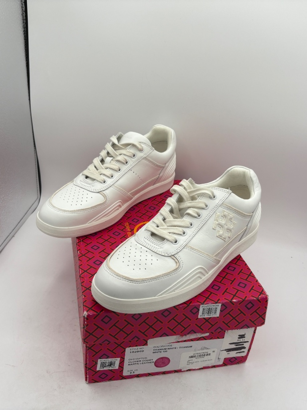 TORY BURCH SNEAKER CLOVER COURT LEATHER TITANIUM WHITE LOGO SZ US 9.5 NIB - Picture 5 of 14